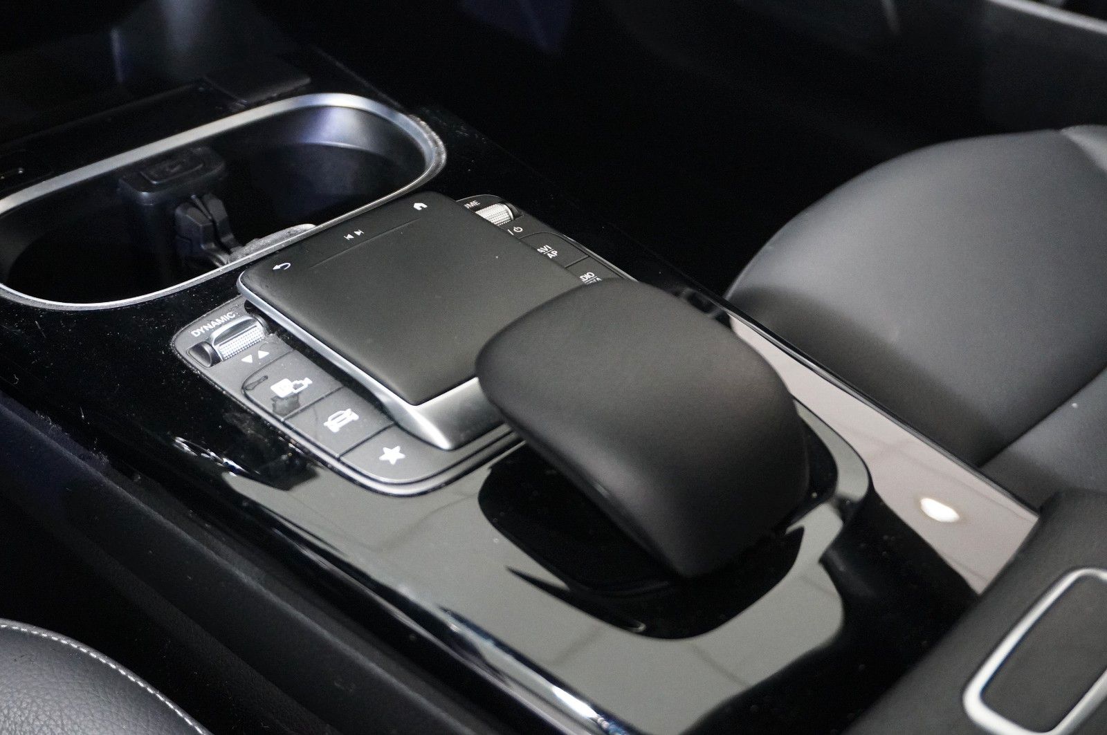Fahrzeugabbildung Mercedes-Benz CLA SB 200 AMG LINE 7G-DCT NAVI/LED/KAMERA/DAB+
