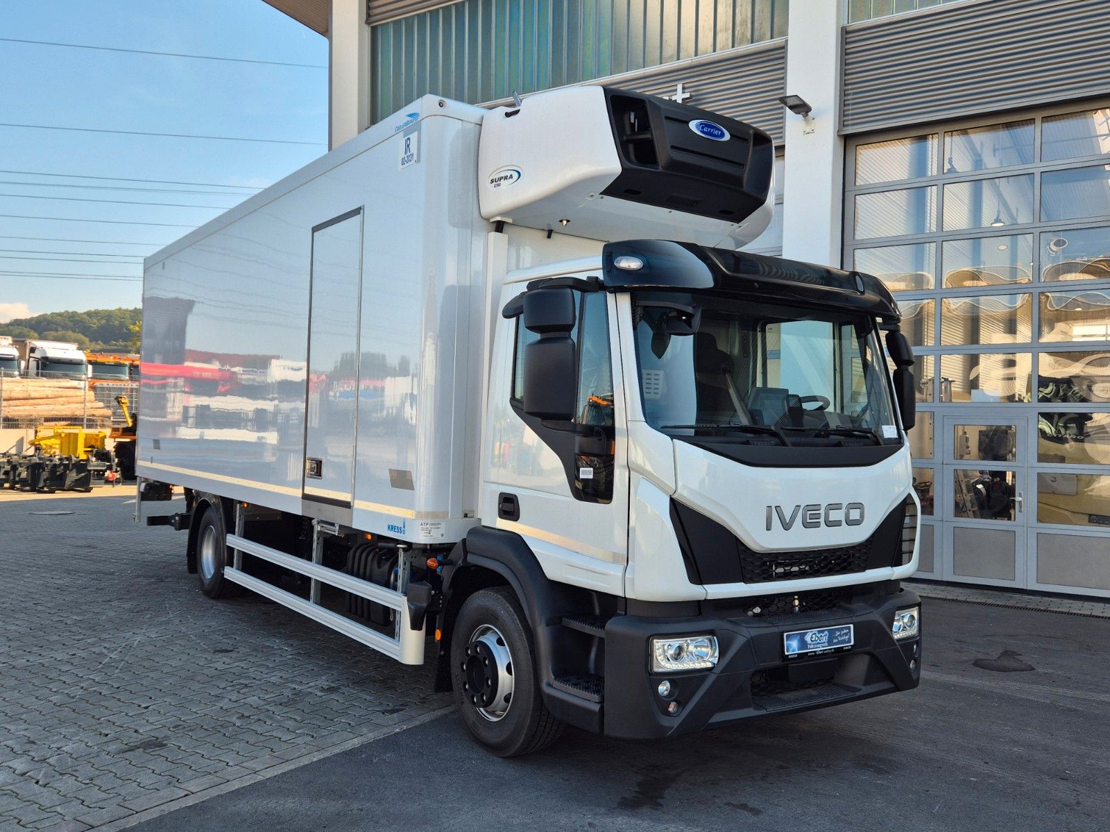Fahrzeugabbildung Iveco Eurocargo ML160E28/P Carrier Supra 1250 LBW Tür
