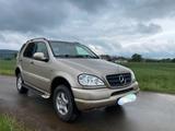 Mercedes-Benz ML 320 - 218 PS 188000km - Mercedes-Benz ML 320 mit Benzin-Antrieb: Automatik
