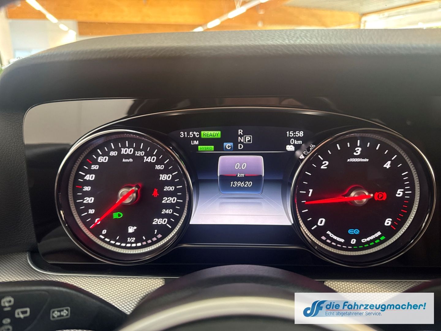 Fahrzeugabbildung Mercedes-Benz E 300 T-Modell de Niveau Navi Digitales Cockpit