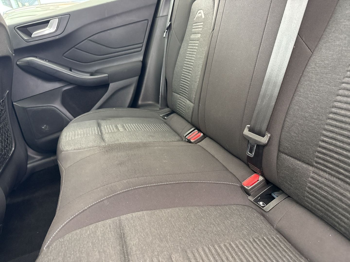 Fahrzeugabbildung Ford Focus Turnier Active Kamera LED NAVI DAB Winterp