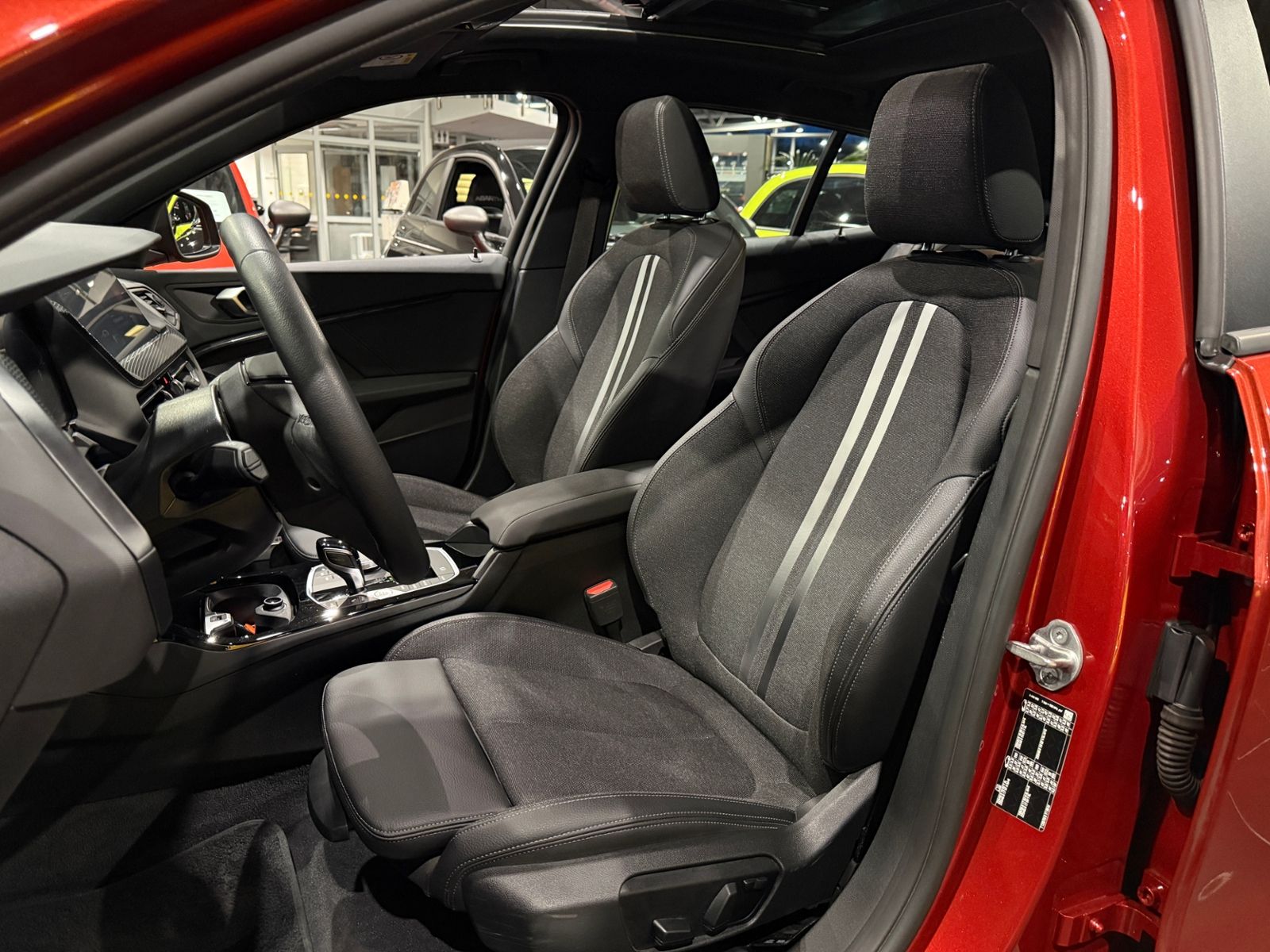 Fahrzeugabbildung BMW 120 i Advantage PANO AHK LED NAVI