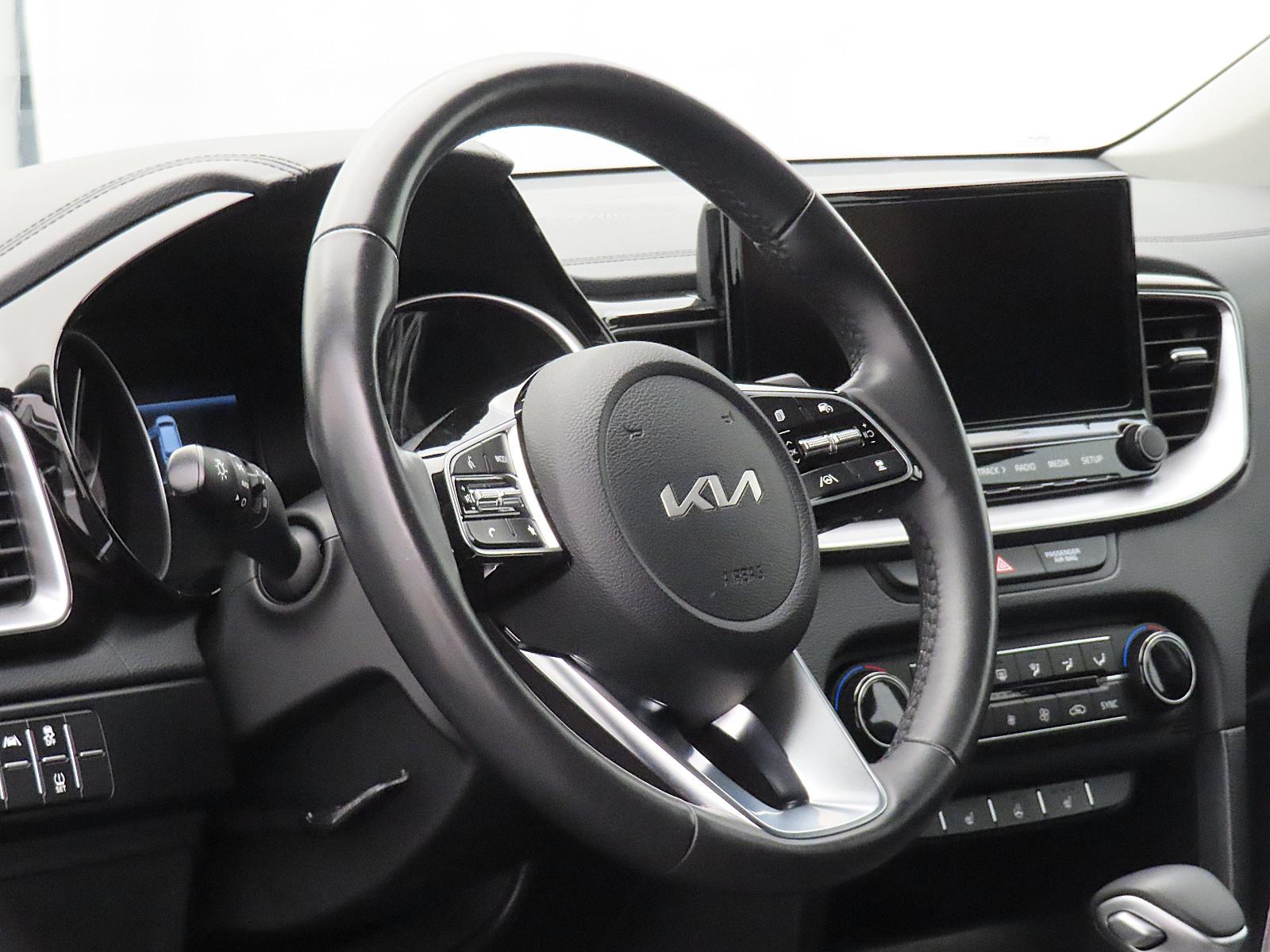 Kia Ceed Hybrid Automatik | Garantie | AHK | Kamera