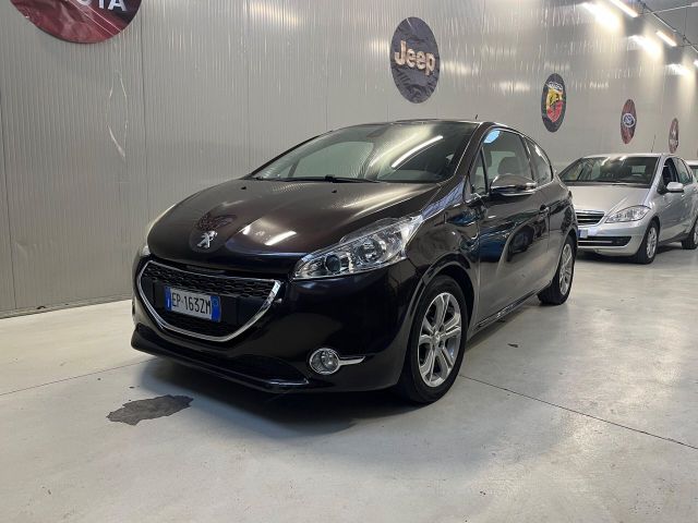 Peugeot 208 1.2 VTi 82 CV 5 porte NEOPATENTATI