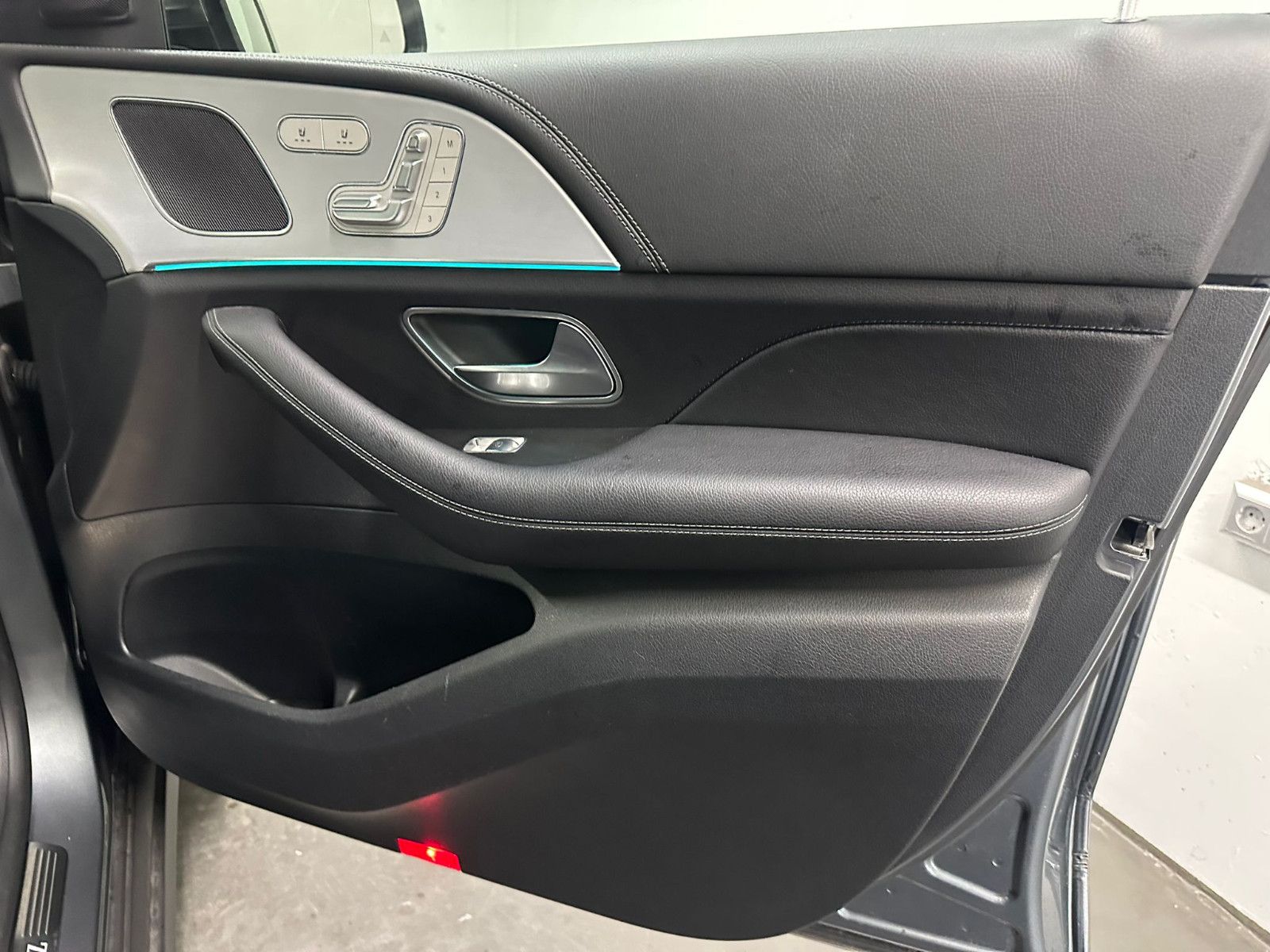 Fahrzeugabbildung Mercedes-Benz GLE 350e 4MATIC *LUXURY*AHK*KEYLESS*SITZKLIMA*
