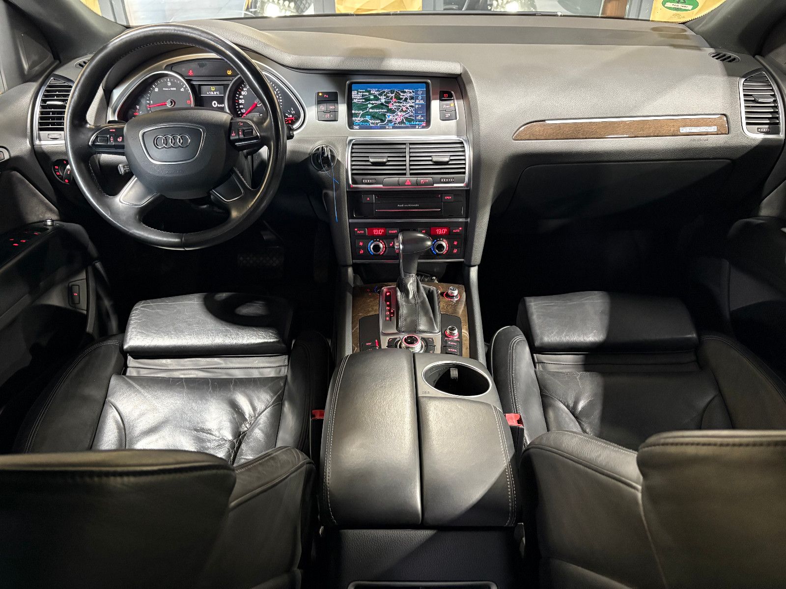 Fahrzeugabbildung Audi Q7 3.0 TDI quattro/S-LINE/MEMORY/XENON/7-SITZ/V6