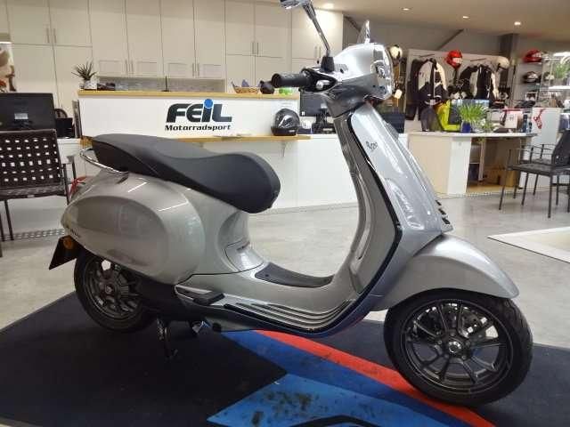 Vespa Elettrica 70 km/h E5 silber/ schwarz - Neufahrze