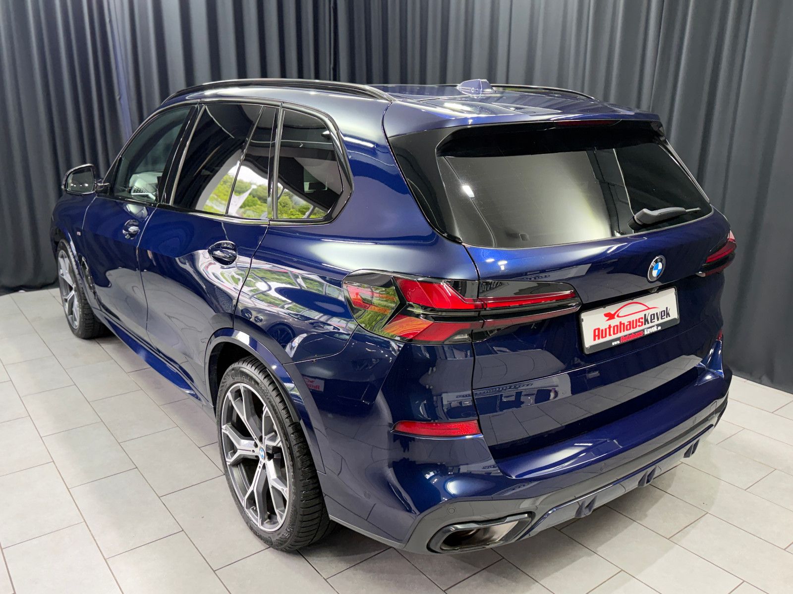 Fahrzeugabbildung BMW X5 40 d xDrive M SPORT PRO|PANO|M-SITZE|INDIVID