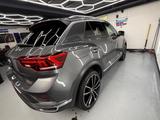 Volkswagen T-Roc 2.0 TSI OPF DSG Sport 4Motion ACC+Pano  - VW T-Roc von privat