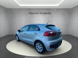 Kia RIO°FIFA°WORLD°CUP°EDITION°KLIMA°1.HAND°NUR98TKM - Kia Rio: Kleinwagen