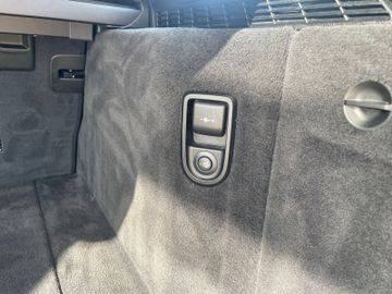 Fahrzeugabbildung BMW 520 d Touring Sport Line Aut. AHK ACC HUD uvm.