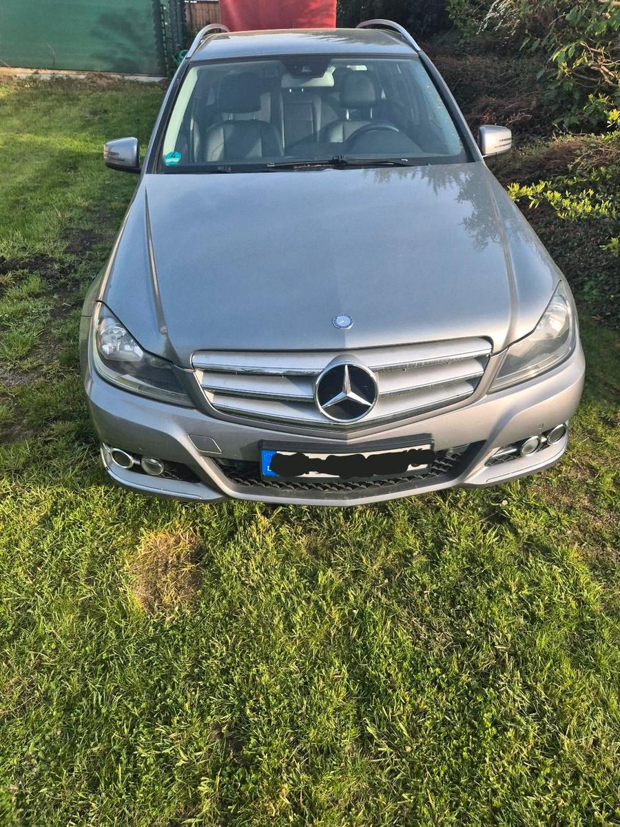 Mercedes-Benz C220 2011 — photo 10