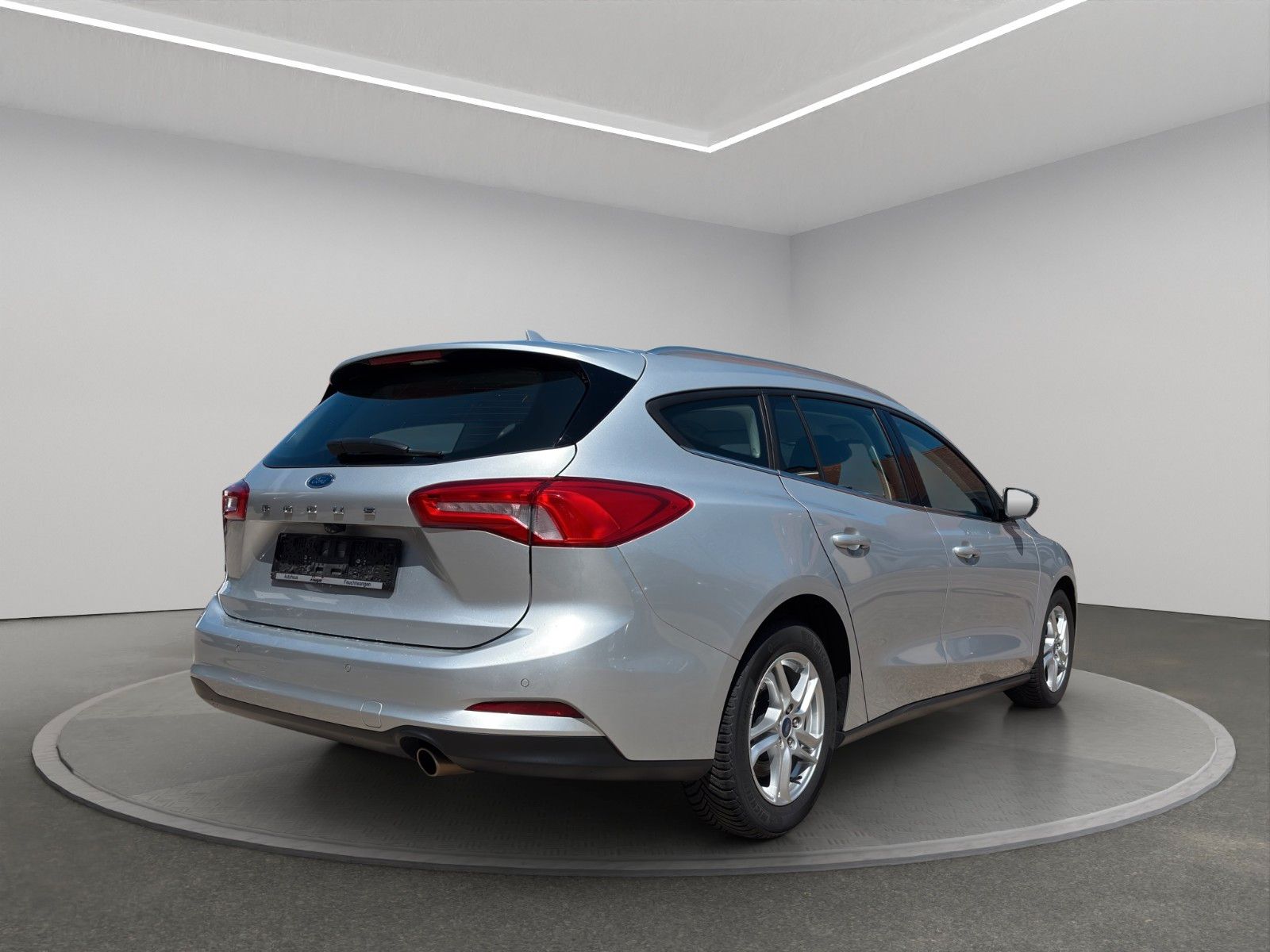 Fahrzeugabbildung Ford Focus C&C | Turnier 1.0  | Kamera | LED