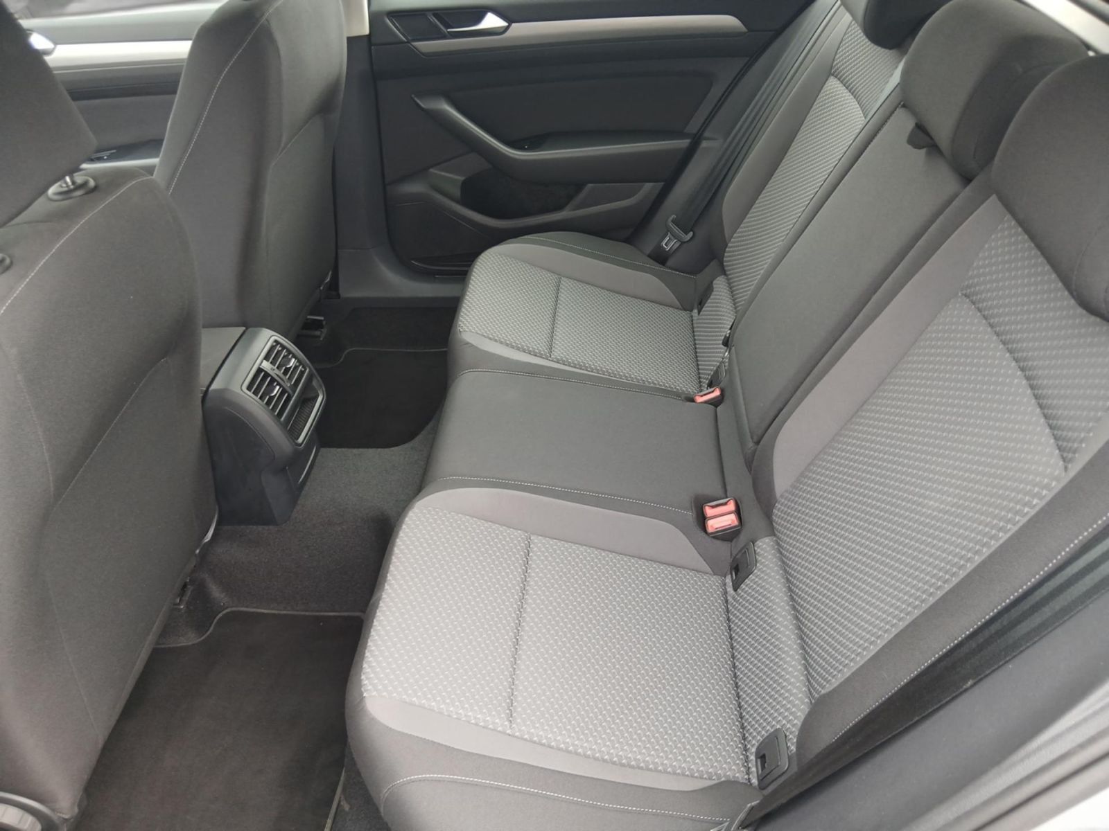 Volkswagen Passat Variant - Bild 10
