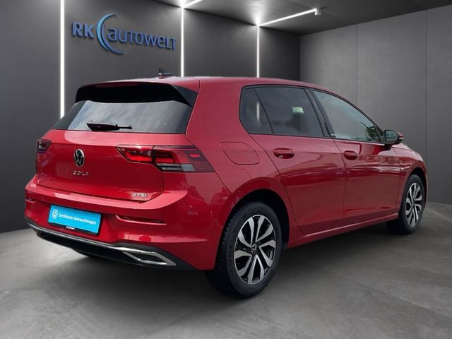 Golf 8 VIII 1.5 eTSI Life Navi StandHZG Rear Vie