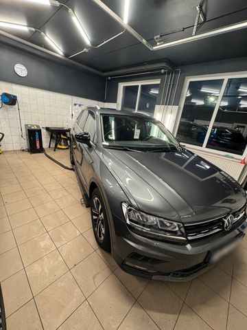 Volkswagen VW Tiguan IQ Drive