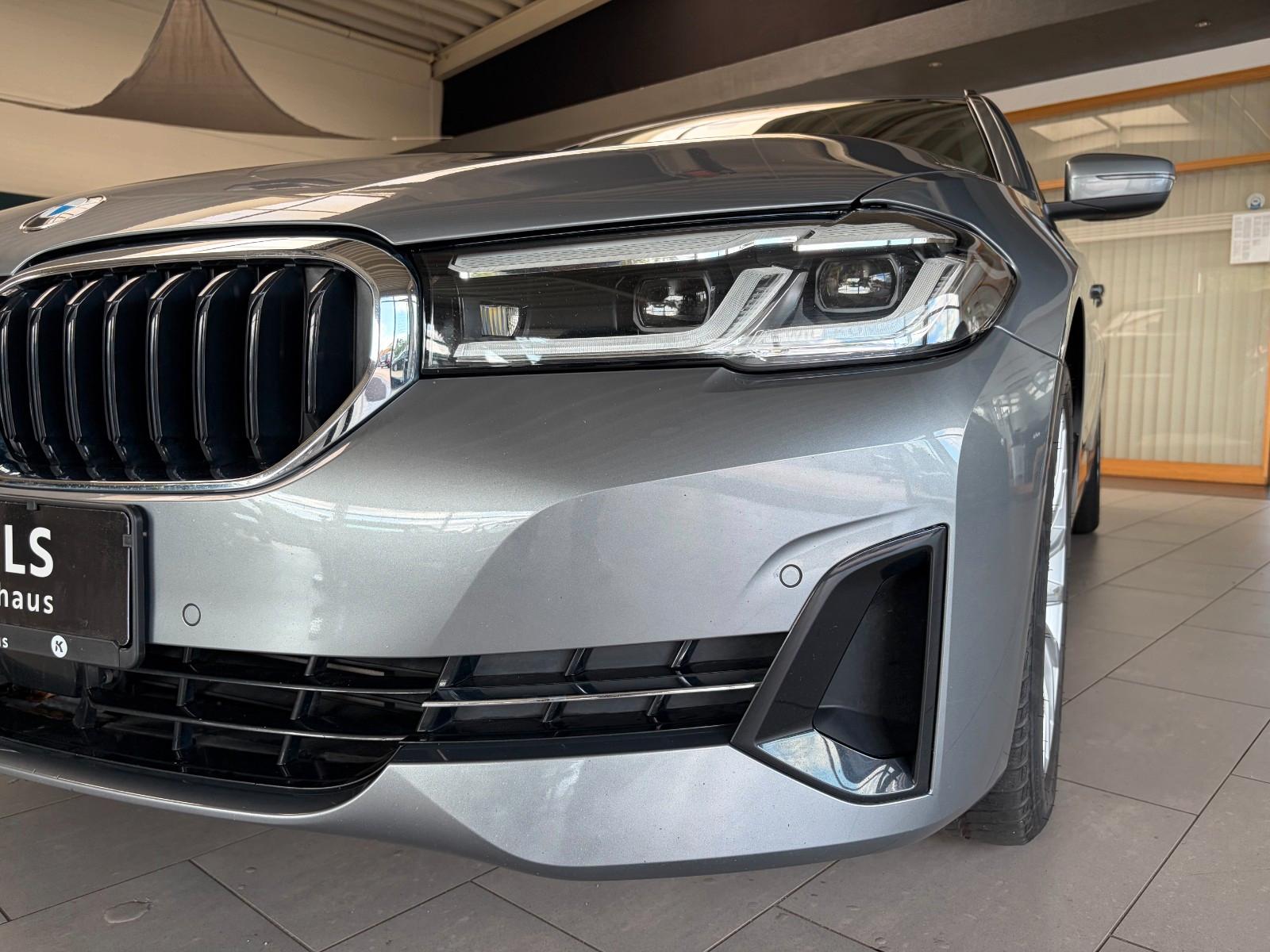 BMW 530d Touring/M-LENKR/LEDER/KAMERA/ACC/KEYLESS