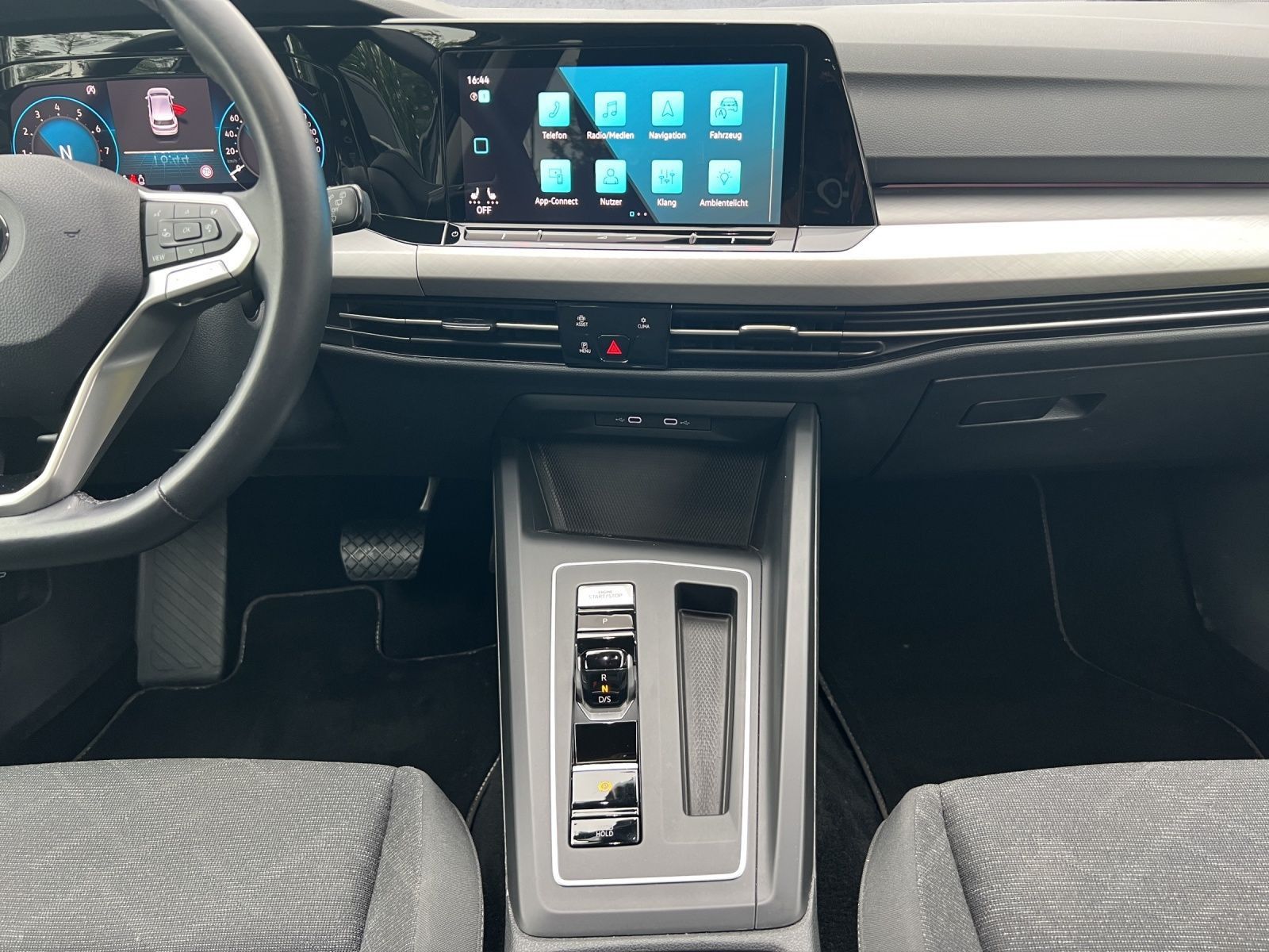 Golf VIII 1.0 eTSI DSG Navi*ACC*Standhzg.*LED