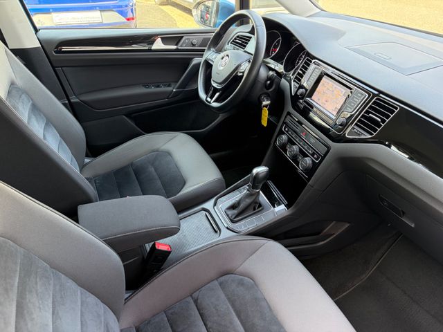 Fahrzeugabbildung Volkswagen Golf Sportsvan VII Highline Autom.+AHK+Navi+PDC
