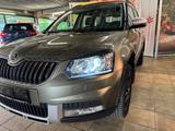 Skoda Yeti Adventure 4x4*1Hand*Xenon*AHK* - Skoda Yeti: Grün