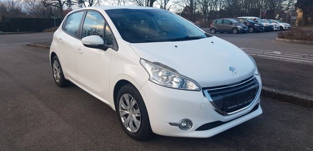 Peugeot 208 KLIMA - AHK - Zahnriemen und Bremsen-NEU