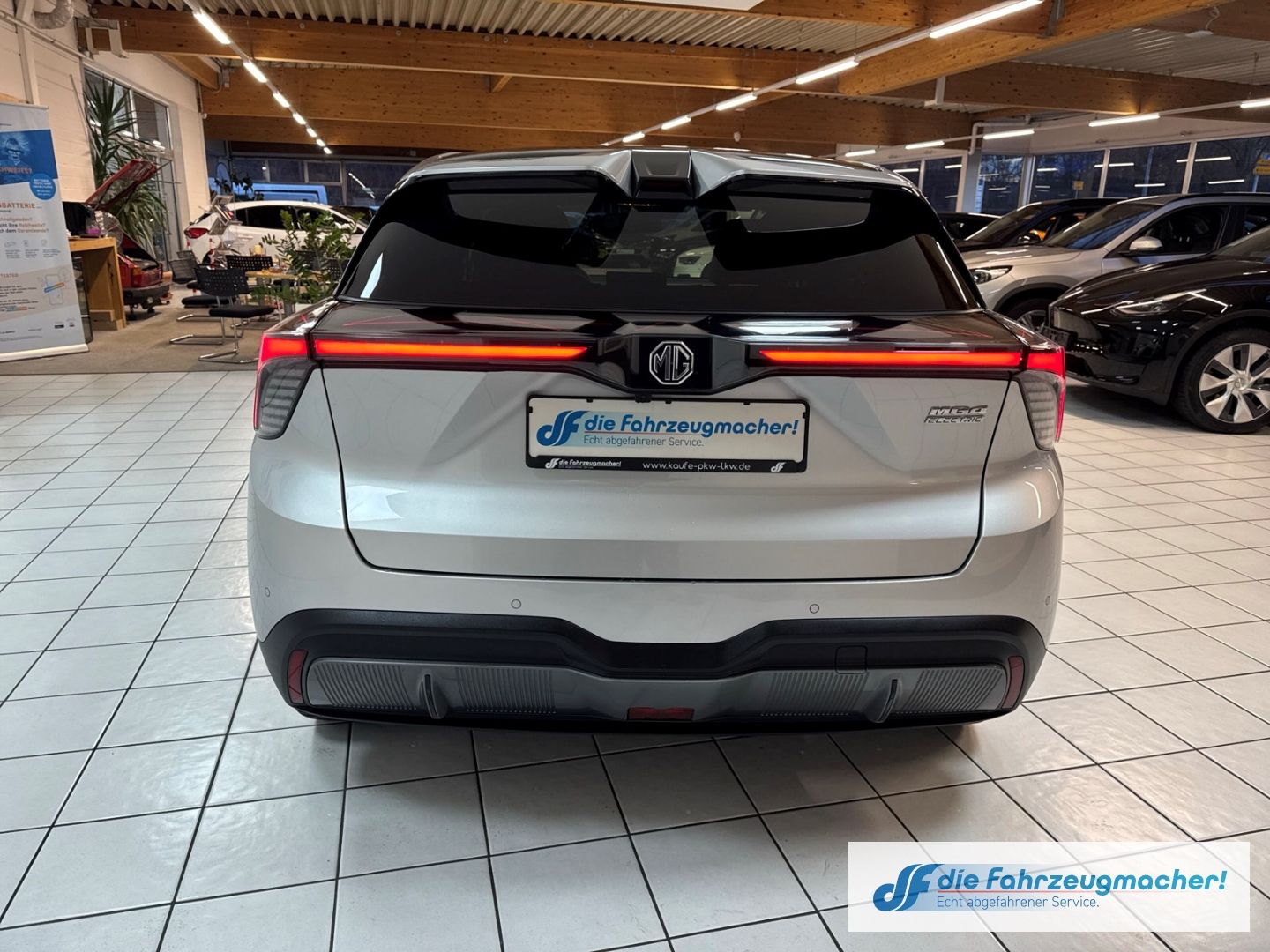 Fahrzeugabbildung MG MG4 Luxury Digitales Cockpit 360 Kamera LED ACC