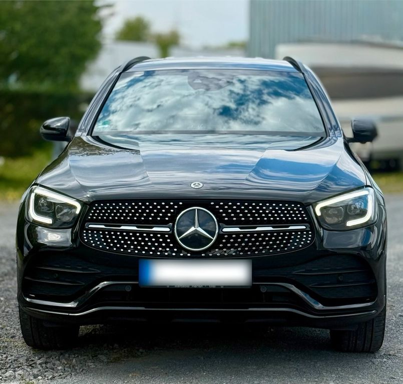 Image of Mercedes-Benz GLC 300