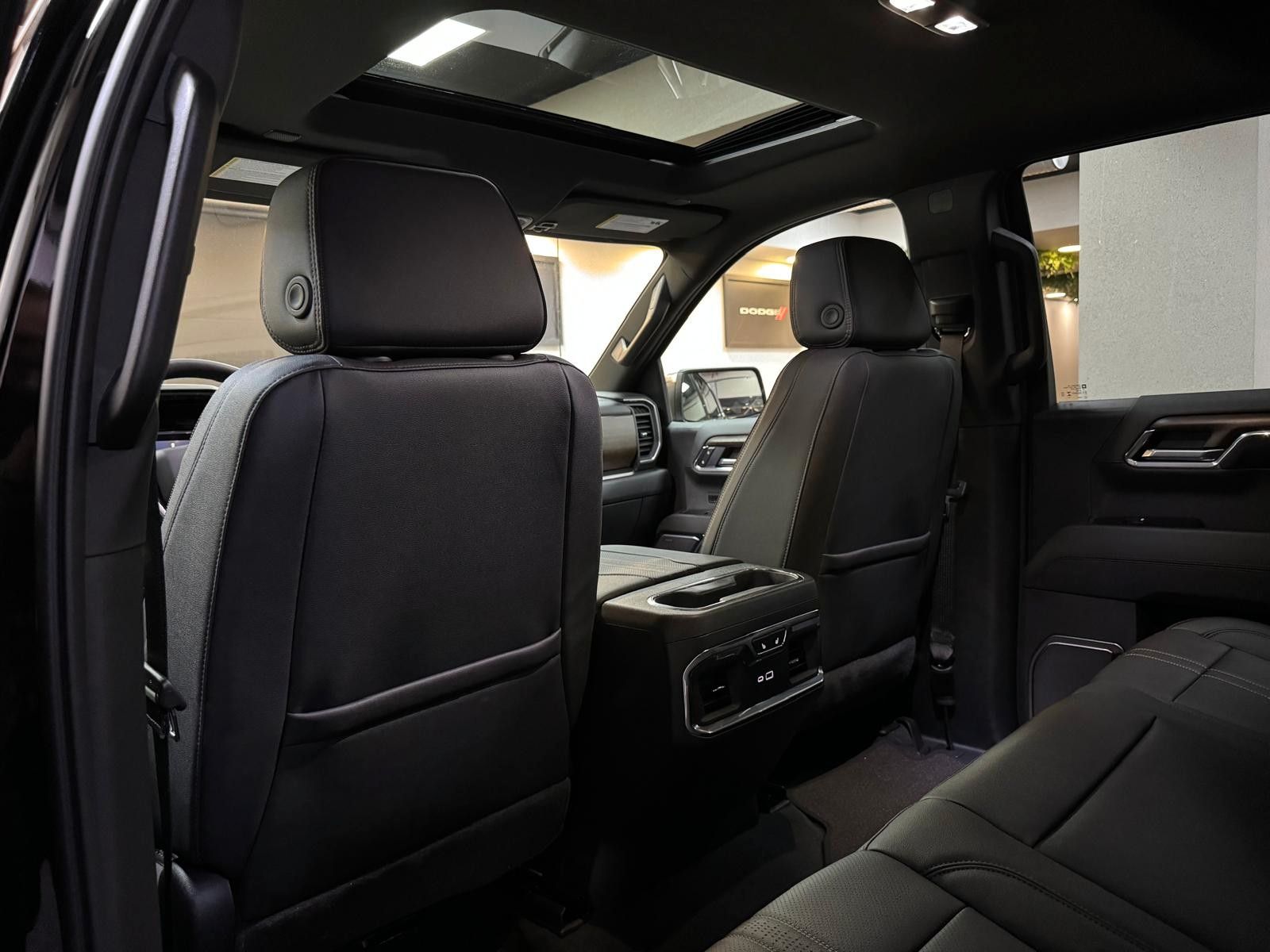 Fahrzeugabbildung Chevrolet 2026 SILVERADO DURAMAX DIESEL 4x4 HIGH COUNTRY