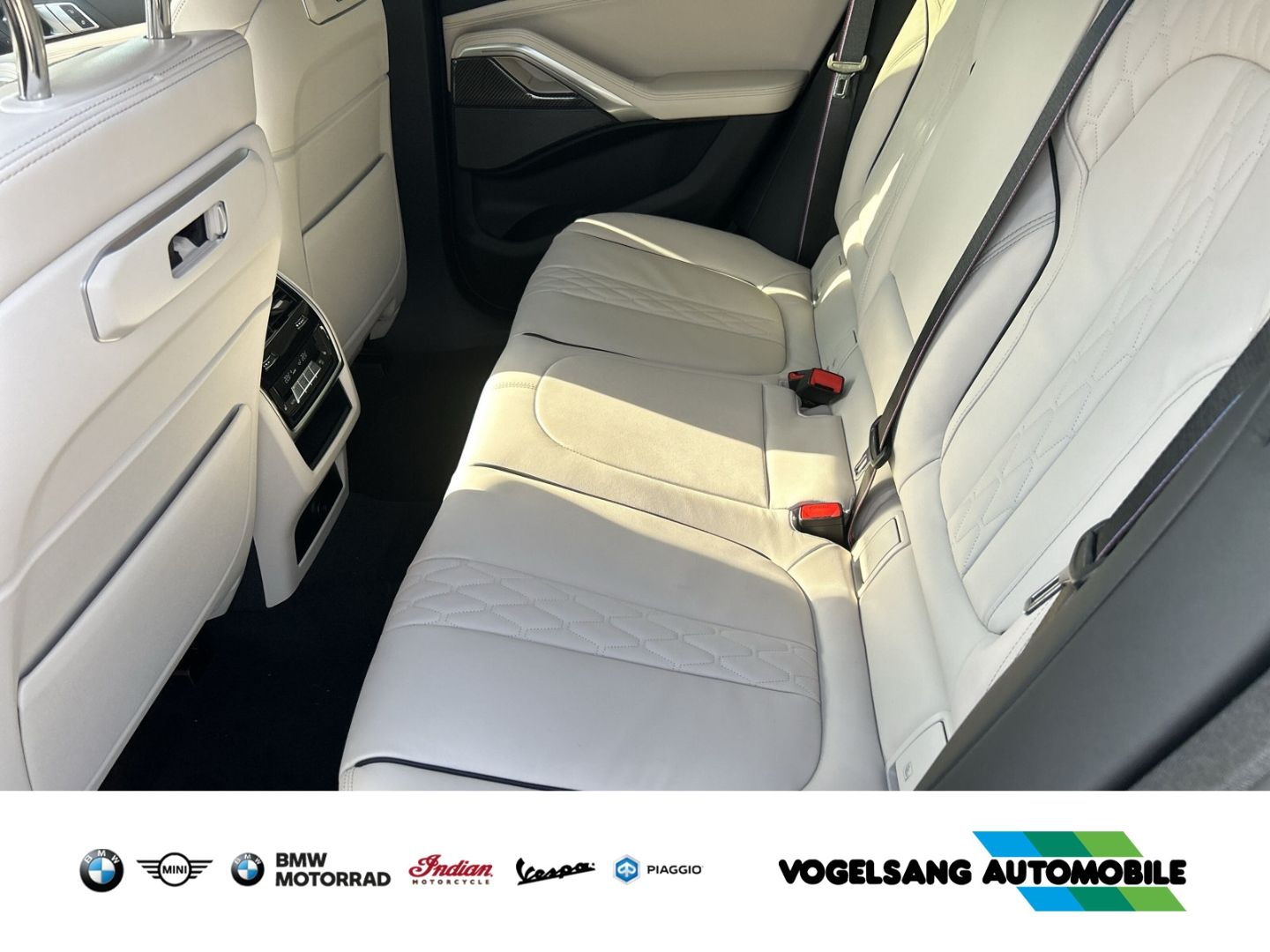 Fahrzeugabbildung BMW X6 xDrive 40 d M Sport Pro Luftfederung AD Nivea