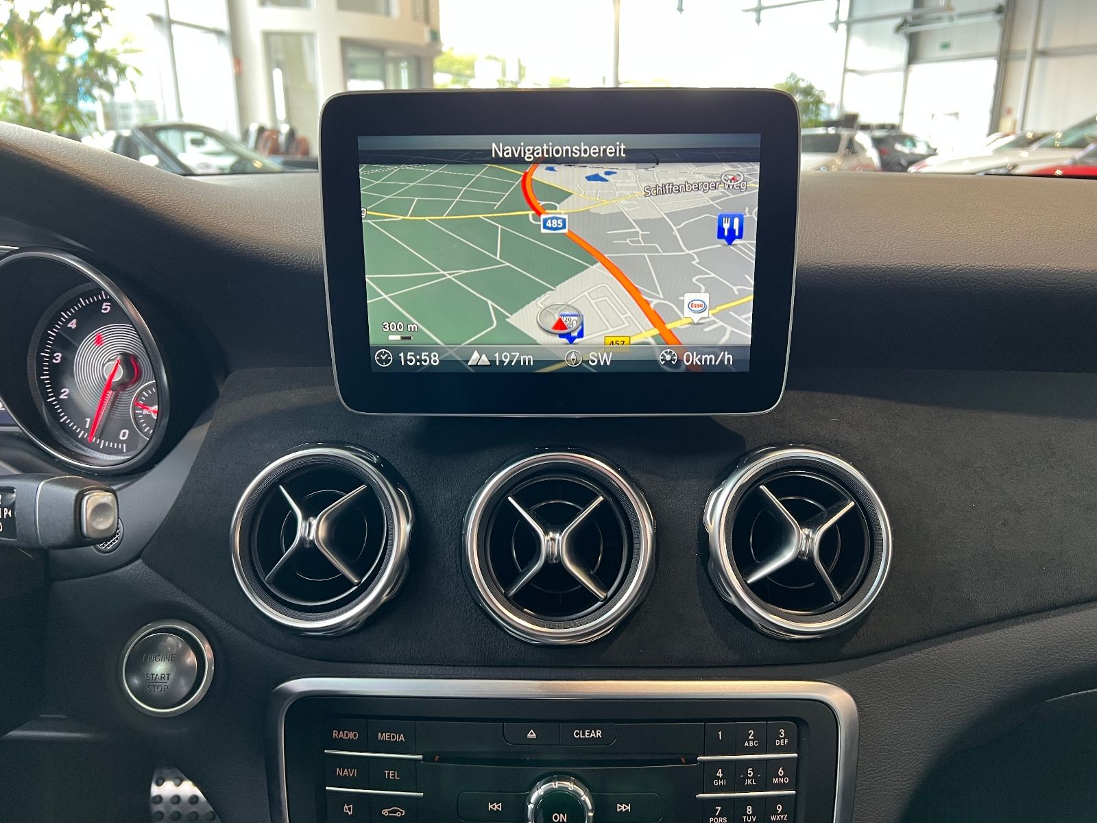 Fahrzeugabbildung Mercedes-Benz GLA 250 AMG Line ACC LED NAVI