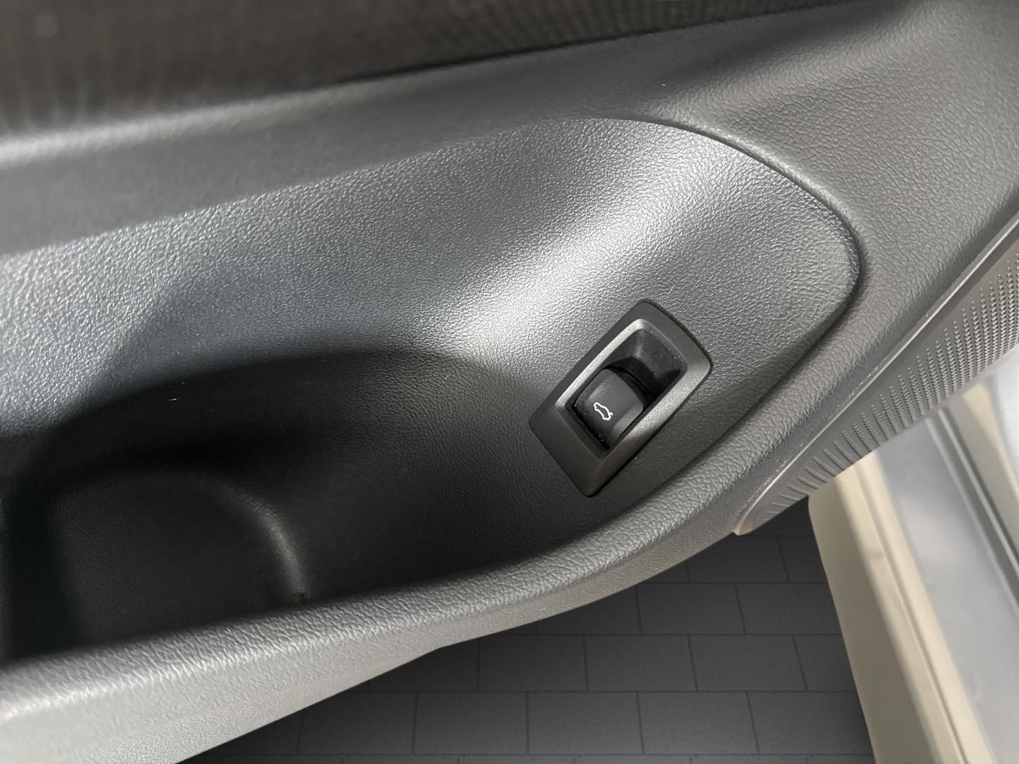 BMW i4 eDrive35 LED ACC El. Heckklappe Mehrzonenklim foto 18