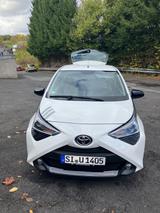 Toyota Aygo (X) 1,0-l-VVT-i x-play connect x-play c... - Toyota Aygo (X): Play Connect