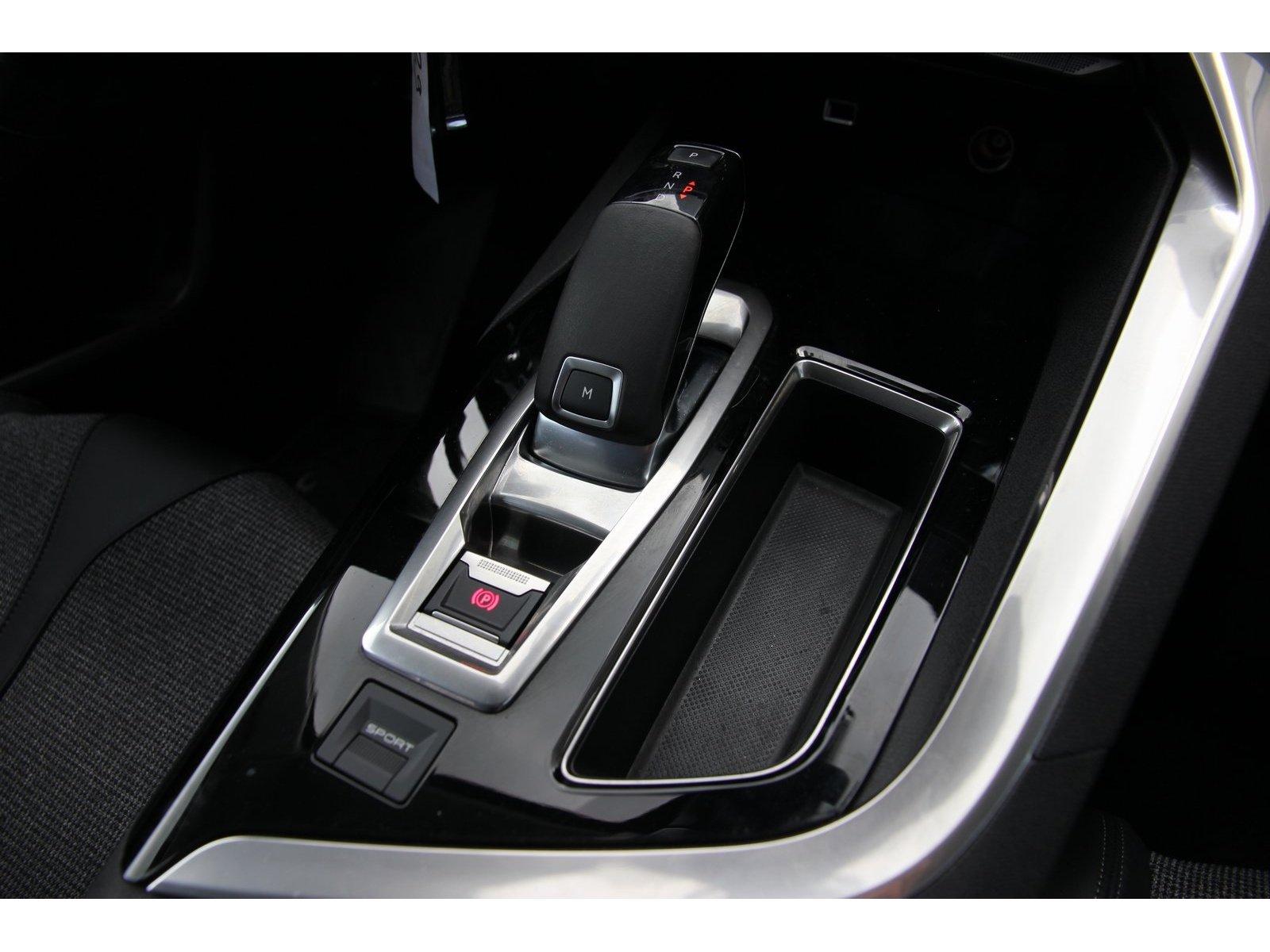 Peugeot 3008 Allure THP 165 EAT6 SHZ Carplay LED