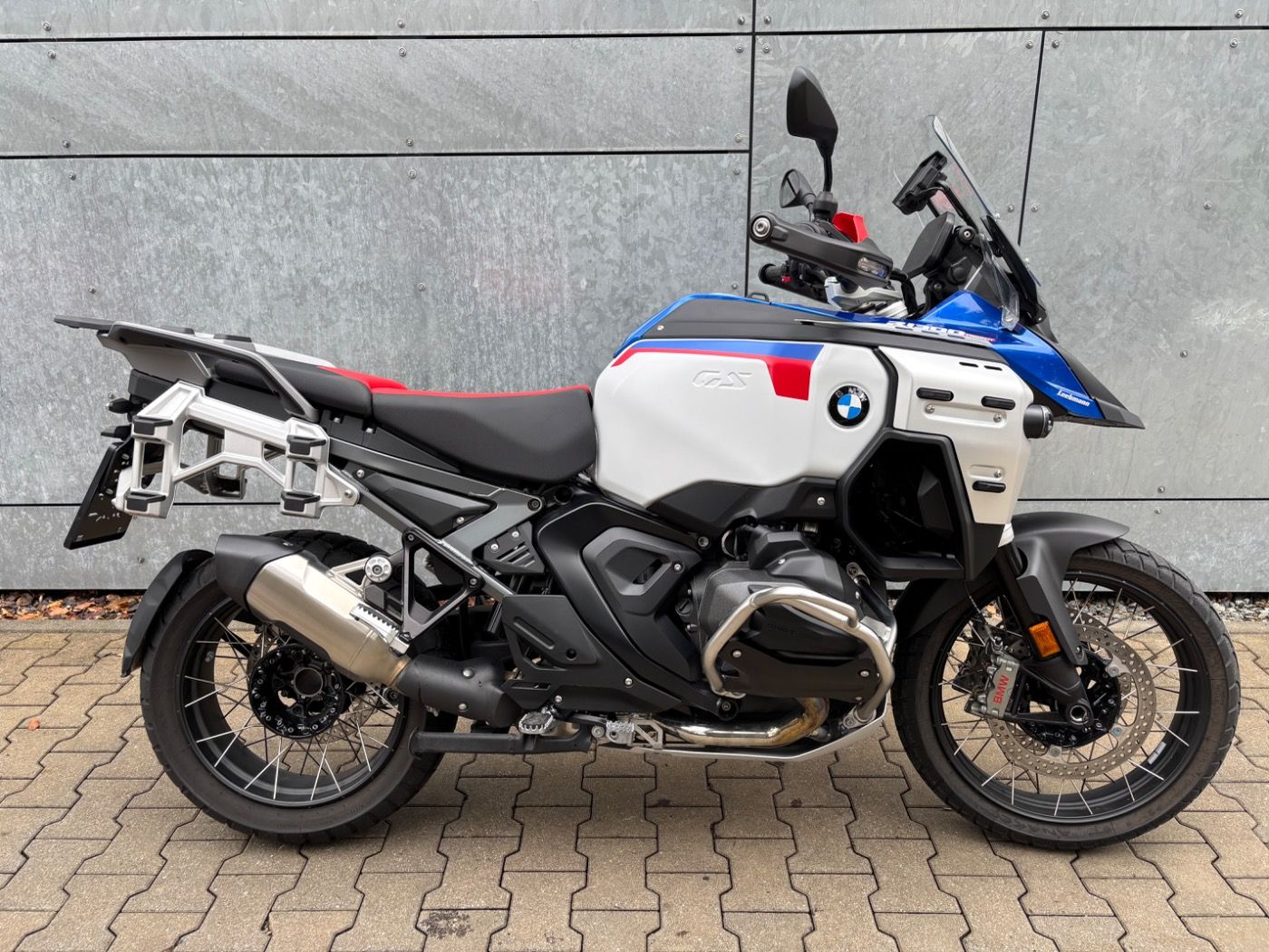Fahrzeugabbildung BMW R 1300 GS Adventure Trophy 3 Pakete