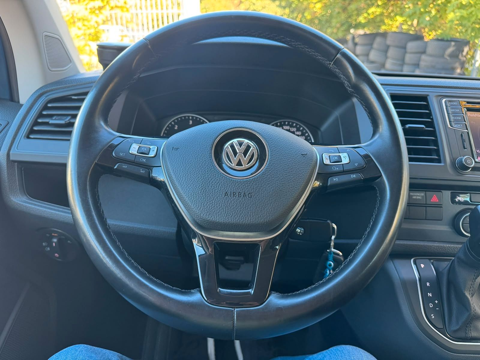 Fahrzeugabbildung Volkswagen T6 Multivan Trendline DSG WEBASTO