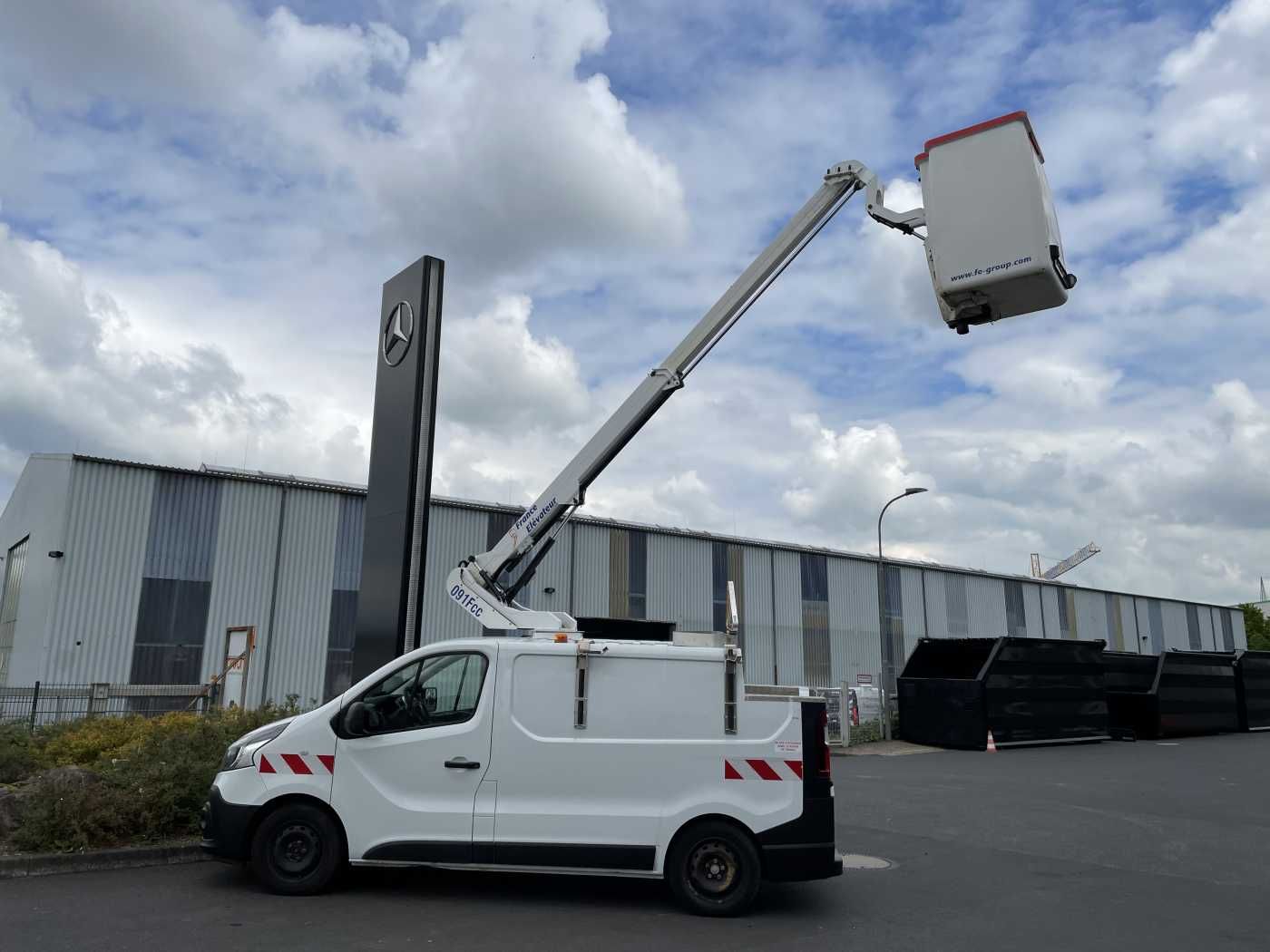 Fahrzeugabbildung Renault Trafic dCi 120 L1H1 / France Elavateur 091F 9m