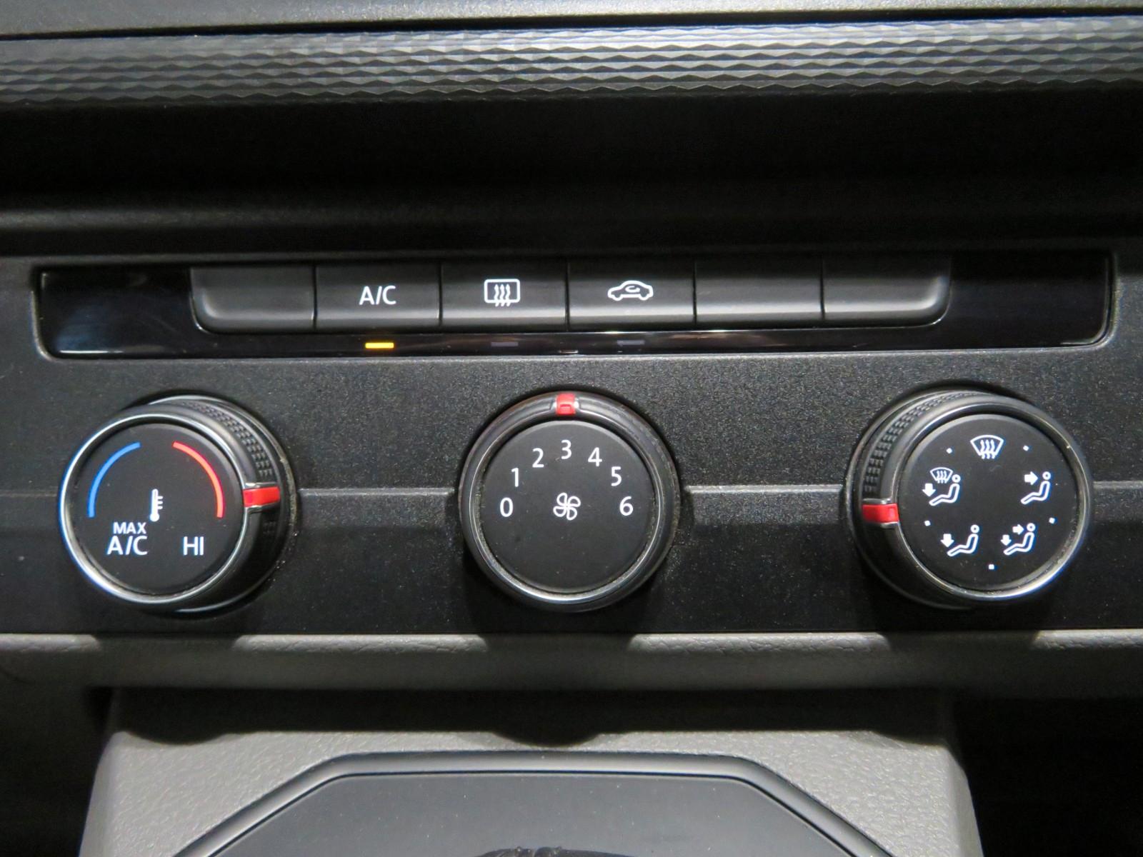 Volkswagen T6.1 Kasten 2.0 TDI Lang LR*LED*AHK*Sthzg*PDC*