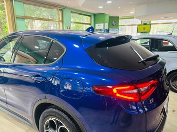 Alfa-Romeo Stelvio - 7