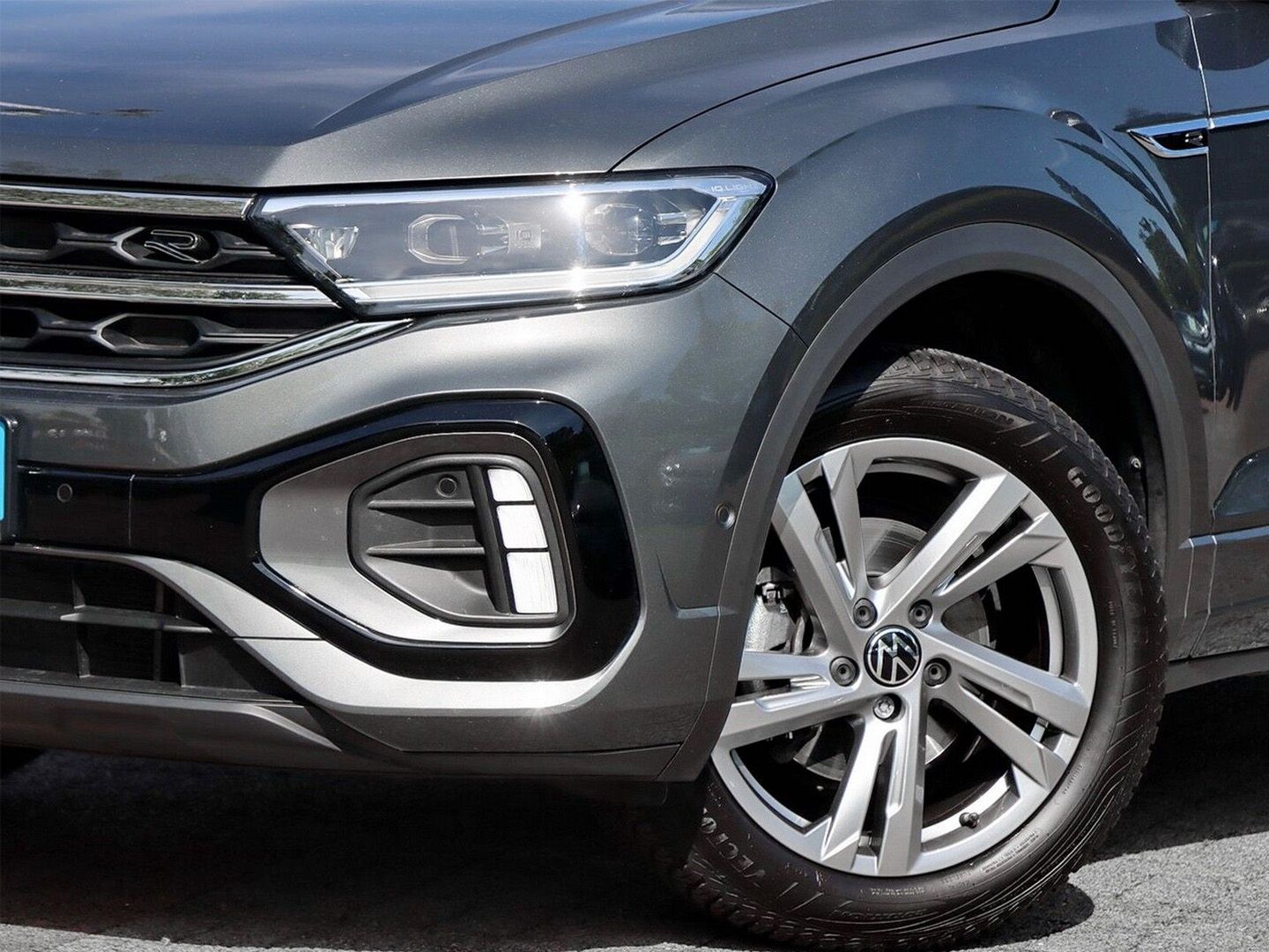 Volkswagen T-Roc R-Line 1.5 TSI OPF ACC NAVI LED ACC SITZHZ foto 3