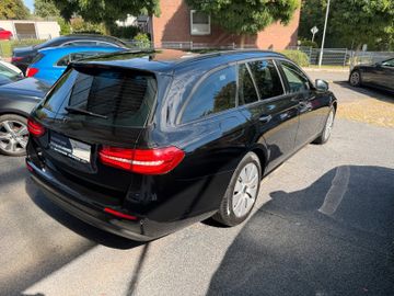 Mercedes E 200 - 4