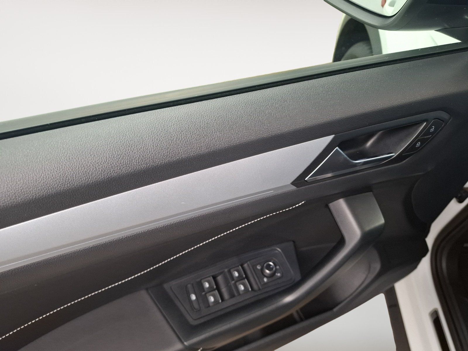 Volkswagen T-Roc - Bild 13