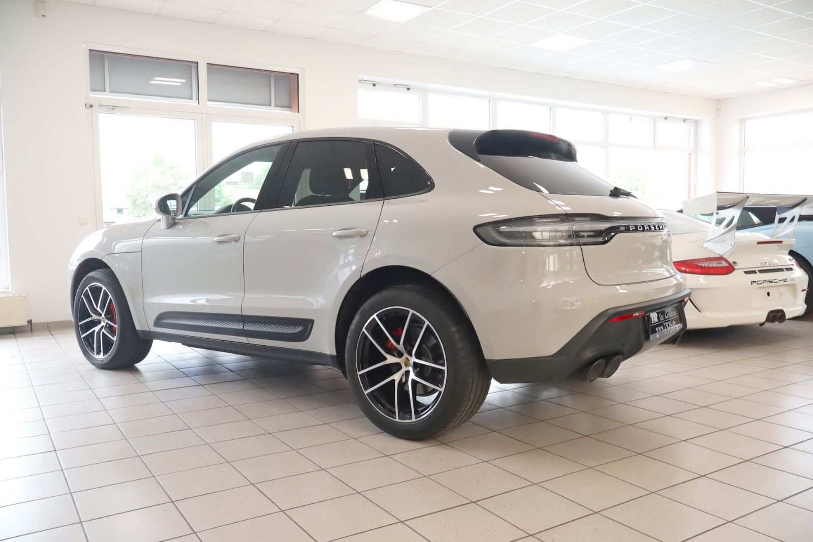 Fahrzeugabbildung Porsche Macan S Panorama/Keyless/Sportabgasanlage/20Zoll