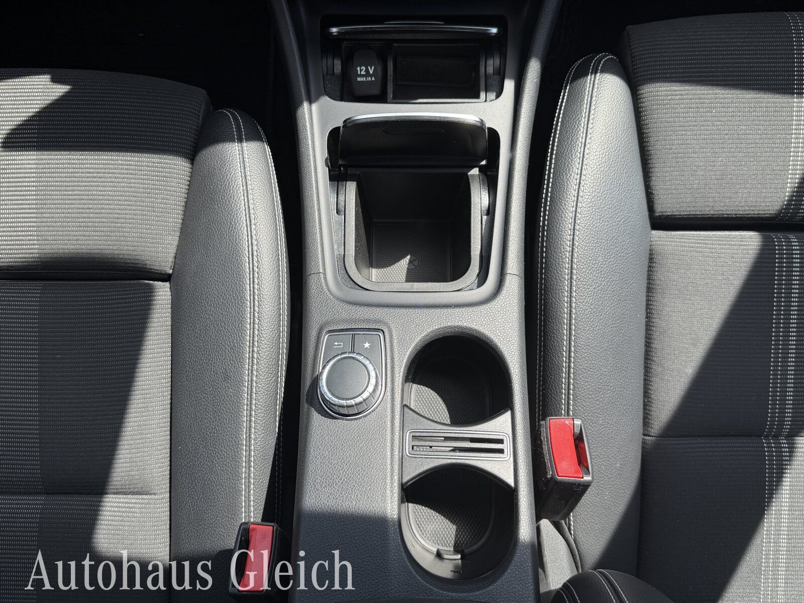 Fahrzeugabbildung Mercedes-Benz CLA 200 Urban Navi/Keyless Go Startanlage/Autom.