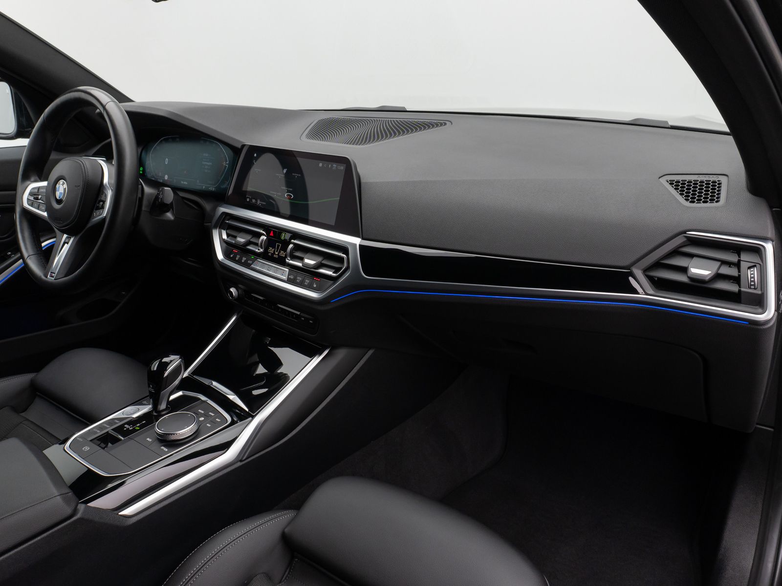 Fahrzeugabbildung BMW 330i Sport Line Kamera Lenkhz HiFi Komfort Alarm