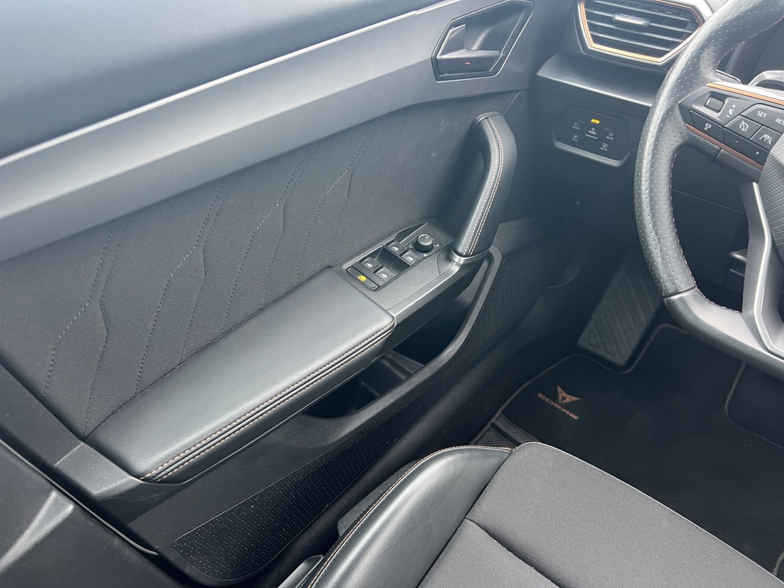 Fahrzeugabbildung CUPRA Formentor TSI DSG 4Drive LED Navi Pano AID ACC R