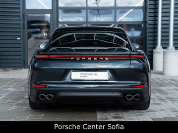Porsche Panamera - 4