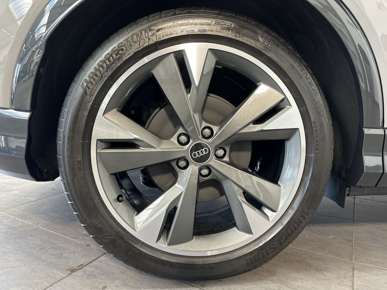 Fahrzeugabbildung Audi Q4 e-tron 35 S-Line Black NAV+LED+20ZO+V-COCKPIT