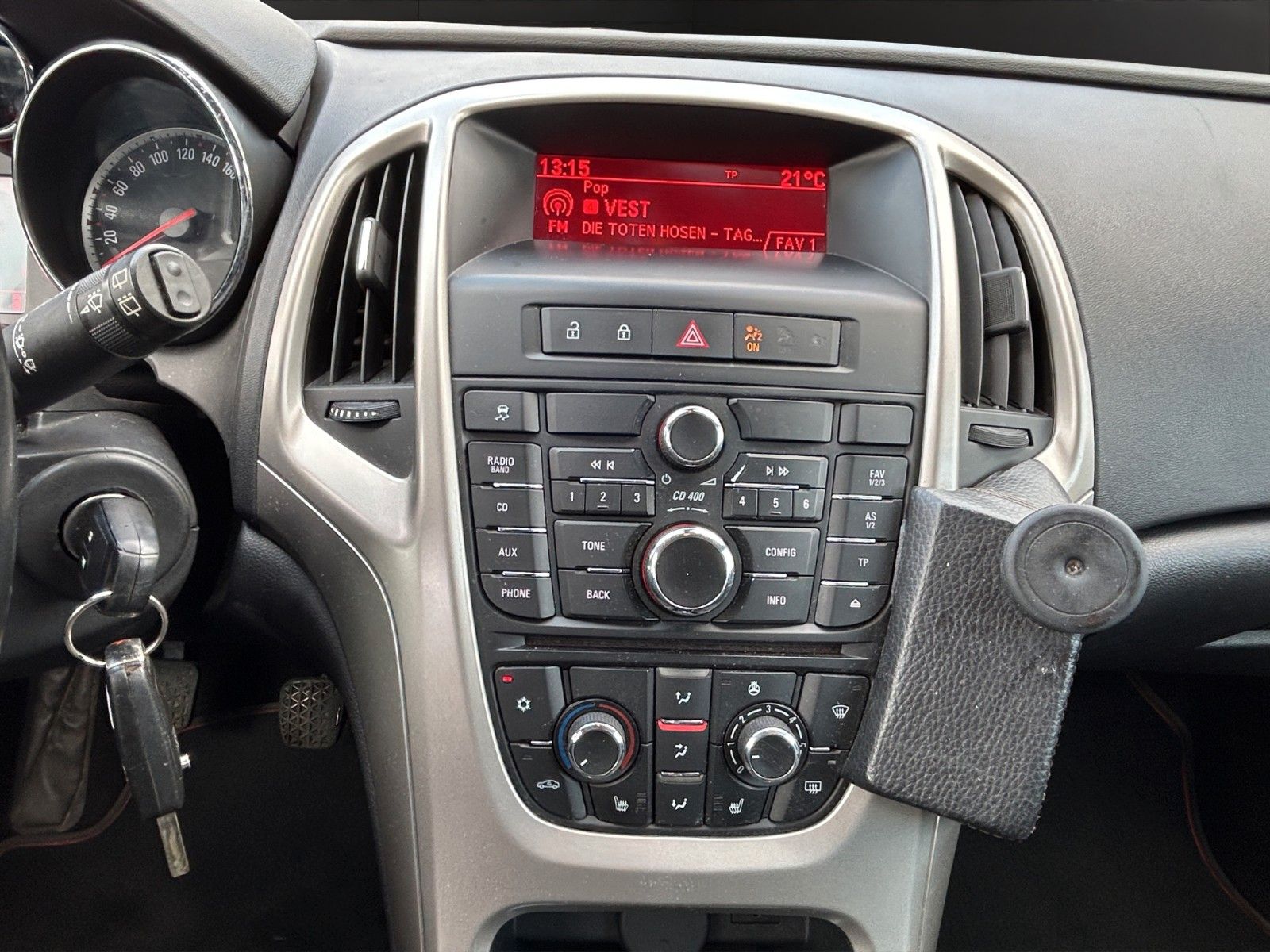 Fahrzeugabbildung Opel Astra J Sports Tourer 150 Jahre Klima/TÜV NEU