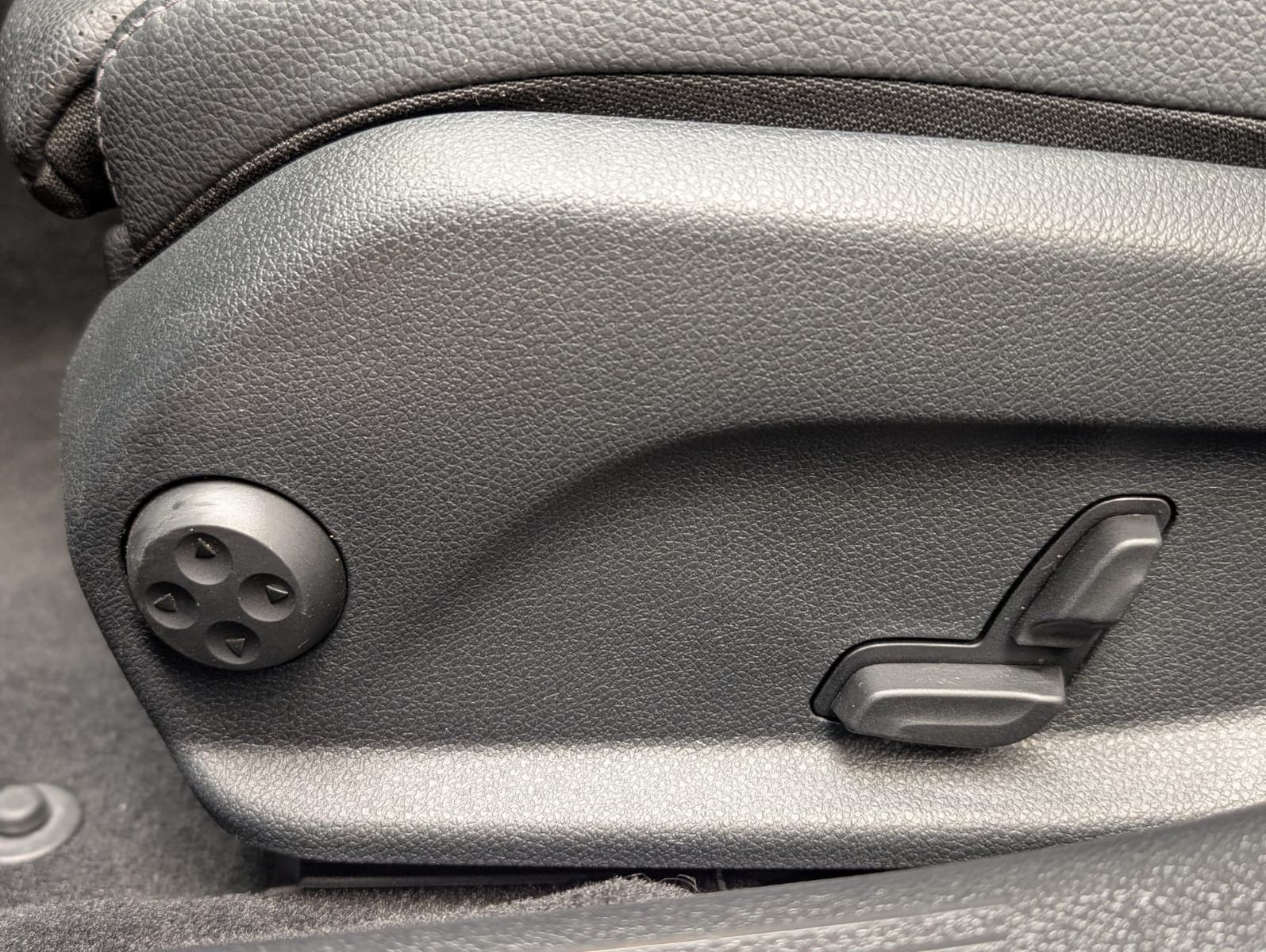 Fahrzeugabbildung Mercedes-Benz C 180 d lim. LED Burmester SHZ Park-Paket Keyles