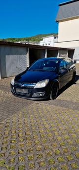 Opel Astra H - Opel Astra aus 2006 mit Diesel-Antrieb: Limousine